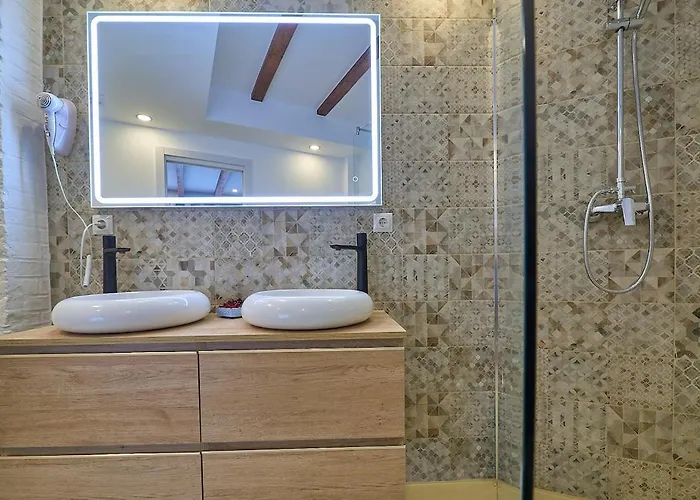 شقة Alberic Waves