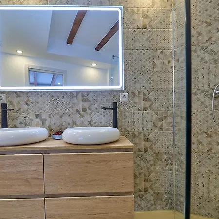 アパート Alberic Waves